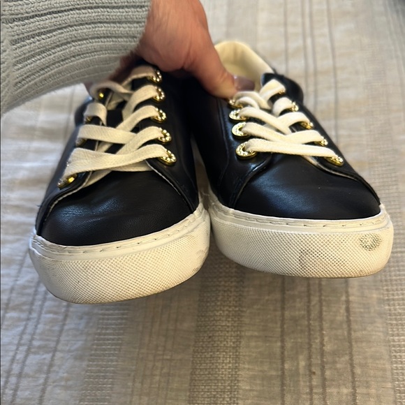 Lilly Pulitzer Navy Blue Sneakers with Classic Design - Picture 3 of 9